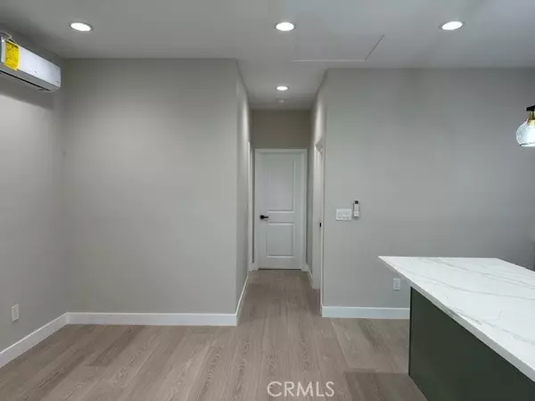 Anaheim, CA 92804,2022 W Cris #B