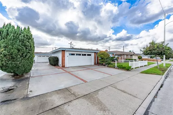 Fountain Valley, CA 92708,11782 Azalea