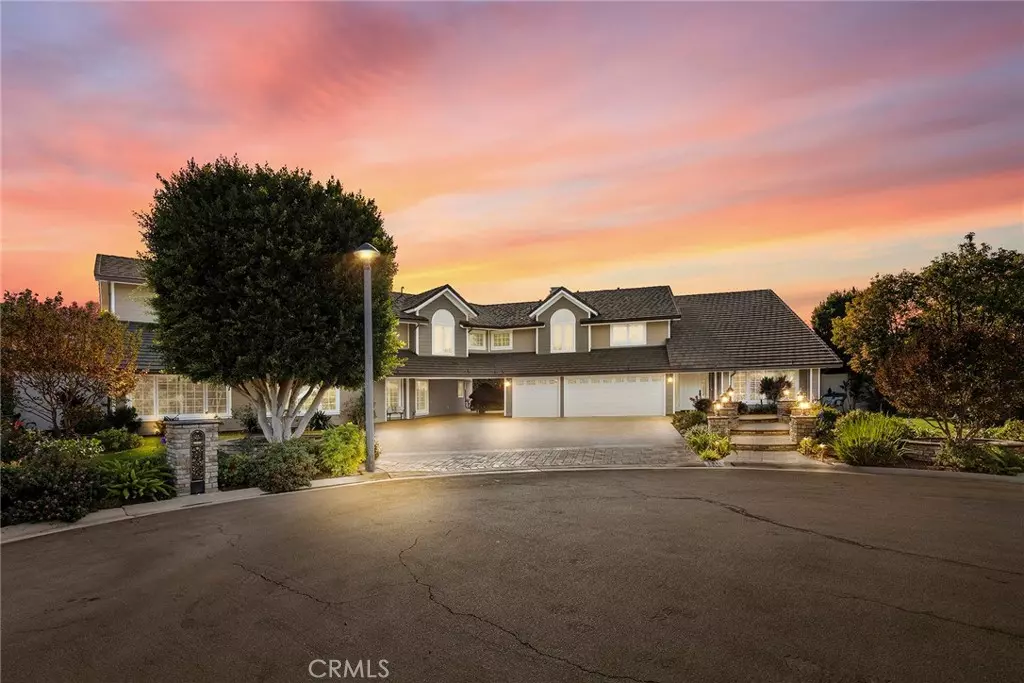 Yorba Linda, CA 92886,5571 Clover Hill