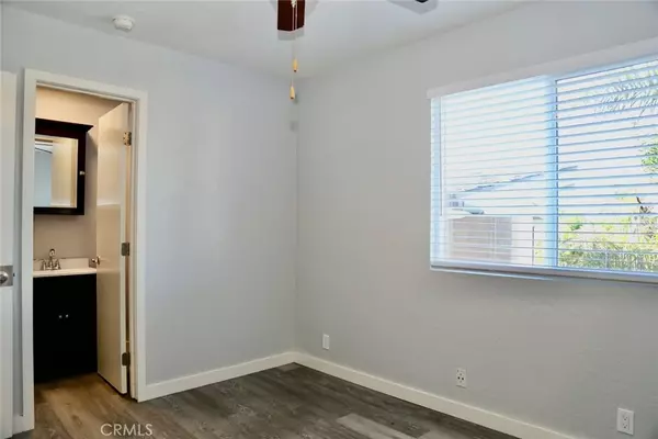 Newport Beach, CA 92663,4709 River #B