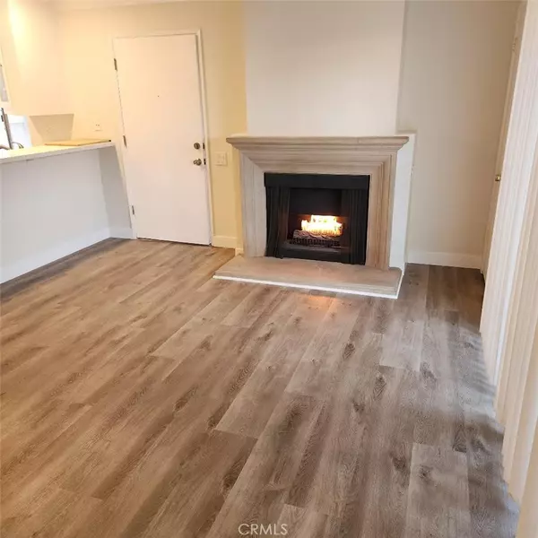 Santa Ana, CA 92704,2811 S Fairview