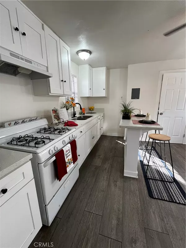 Los Angeles, CA 90037,4518 S. Normandie AVE