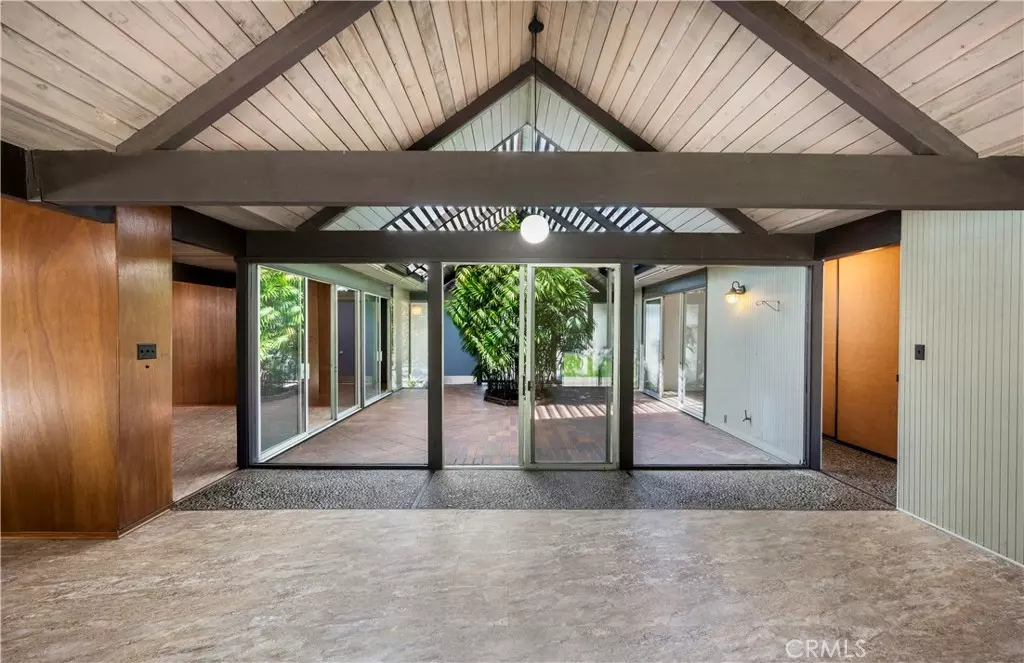 Orange, CA 92869,4924 E Elsinore