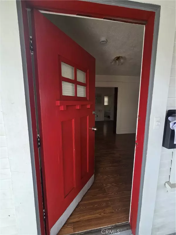 310 W Walnut, Santa Ana, CA 92701