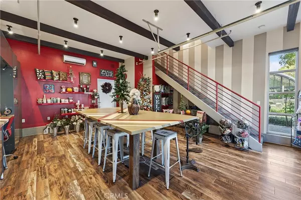 Santa Ana, CA 92701,906 E Civic Center