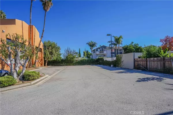 Fullerton, CA 92833,4128 W Commonwealth Ave