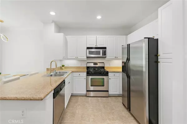 Irvine, CA 92612,3207 Watermarke PL