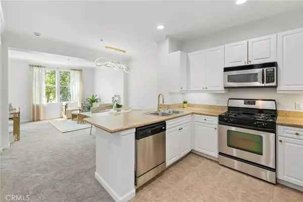 3207 Watermarke PL, Irvine, CA 92612