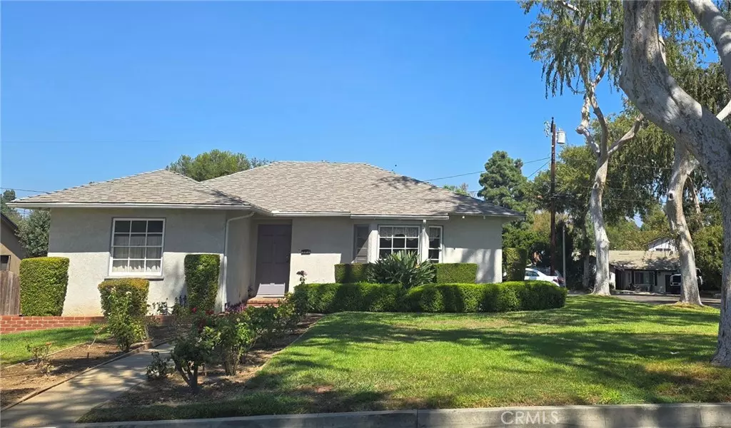 Fullerton, CA 92835,901 W Valley View