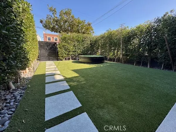 Long Beach, CA 90814,335 Flint