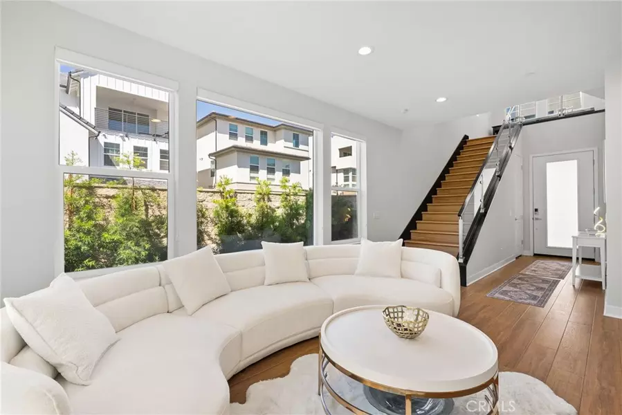 200 Newton, Lake Forest, CA 92630