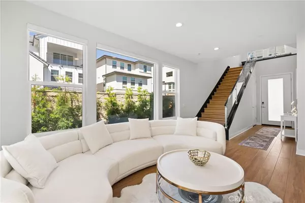 200 Newton, Lake Forest, CA 92630