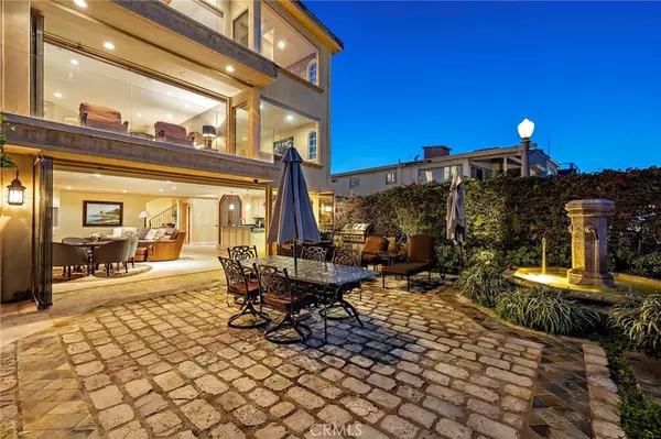 Newport Beach, CA 92661,900 E Balboa Blvd