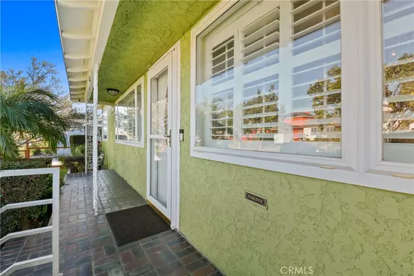 Compton, CA 90220,2202 W 153rd ST