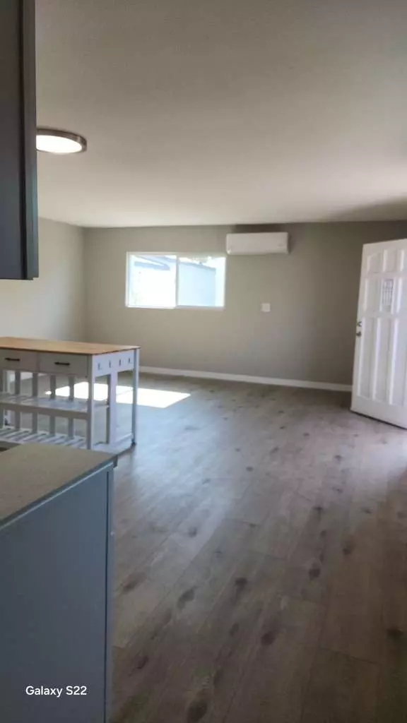 Paramount, CA 90723,8818 Chester