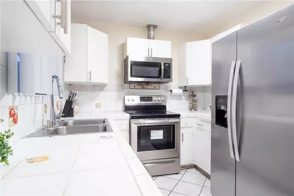 Santa Ana, CA 92706,1602 N King