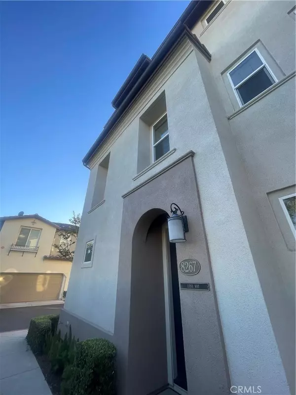 Buena Park, CA 90621,8267 Luna