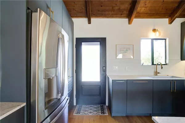 Lake Arrowhead, CA 92352,1032 Grass Valley