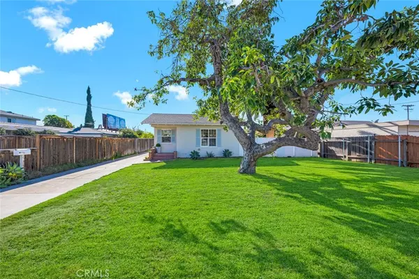 3004 E Pearl AVE, Orange, CA 92869