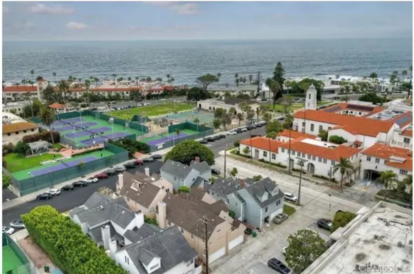 7635 Draper, La Jolla, CA 92037