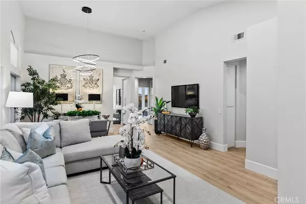 Anaheim Hills, CA 92808,911 S Firefly