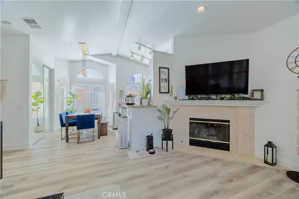 Lake Forest, CA 92610,19431 Rue De Valore #37A