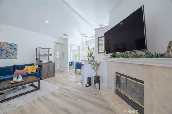 Lake Forest, CA 92610,19431 Rue De Valore #37A