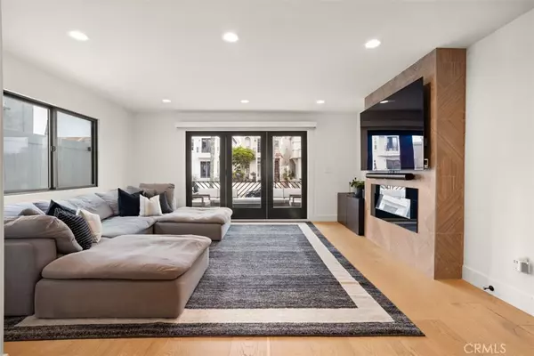 Huntington Beach, CA 92648,307 18th ST