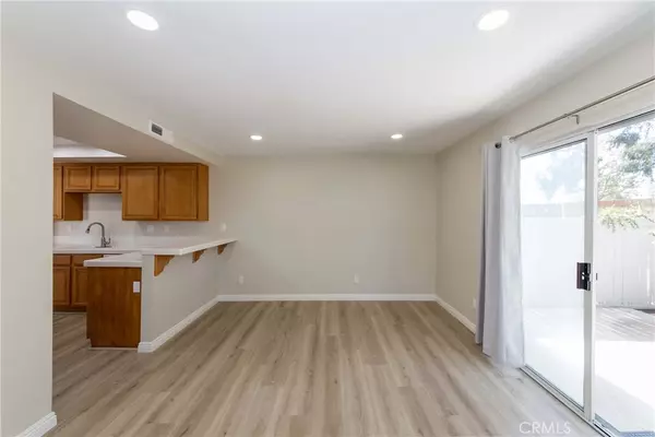 Tustin, CA 92782,2182 Avocado DR