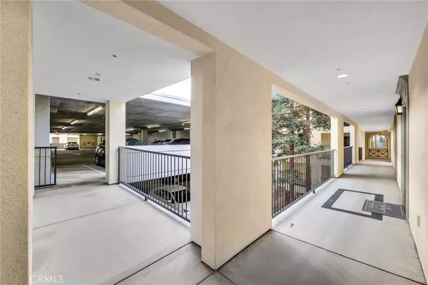 Irvine, CA 92612,3300 Watermarke PL