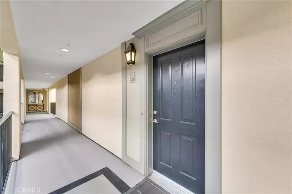 Irvine, CA 92612,3300 Watermarke PL