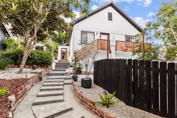 Los Angeles, CA 90039,2207 - 2009 Apex AVE