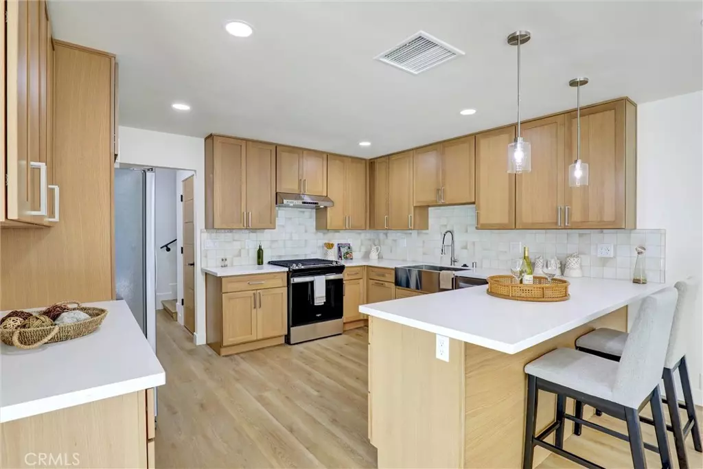 Huntington Beach, CA 92648,7012 Little Harbor