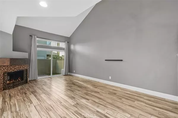 Anaheim Hills, CA 92808,510 S Hollydale