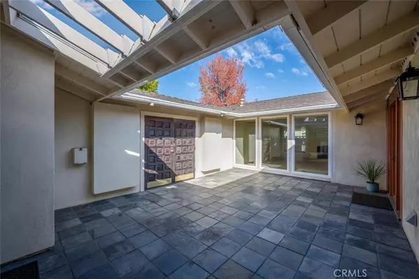 Rossmoor, CA 90720,11272 Wembley RD