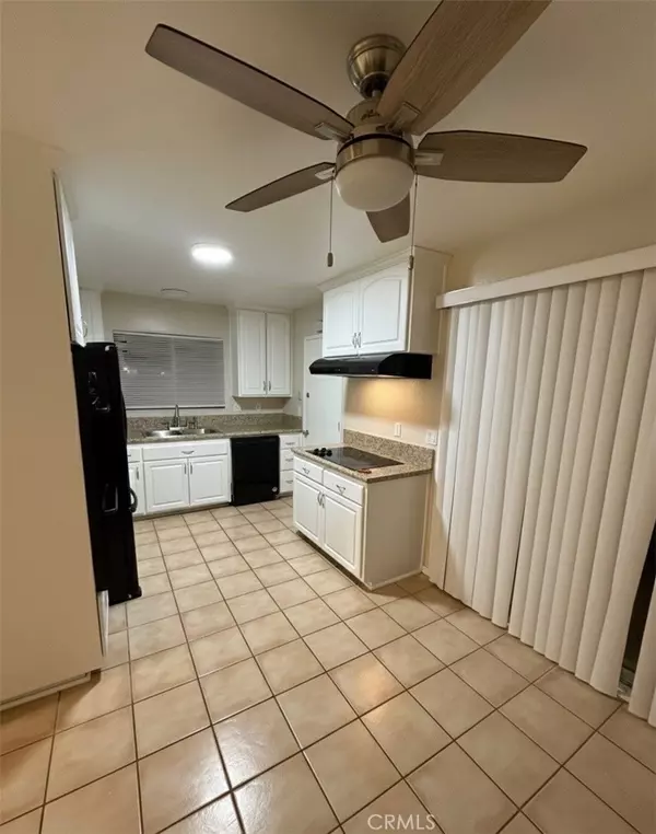 Huntington Beach, CA 92647,6942 Oxford DR