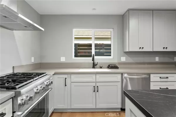 354 La Perle #B, Costa Mesa, CA 92627