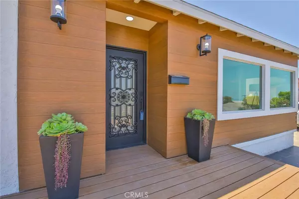 Redondo Beach, CA 90277,204 Via Colusa