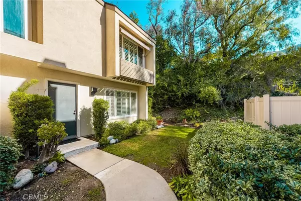 Orange, CA 92869,5927 E Creekside #32