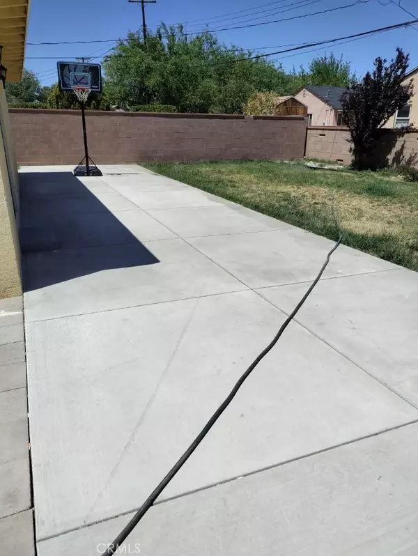 Lancaster, CA 93534,409 W Avenue J9