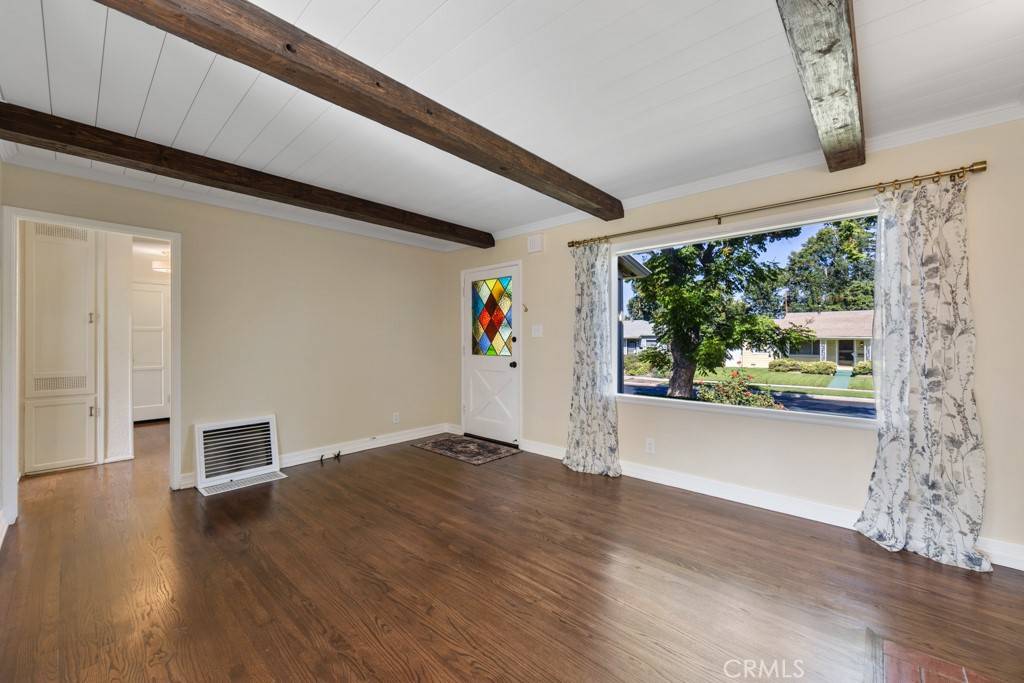 Long Beach, CA 90807,216 East 45th Street