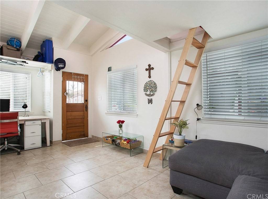 Seal Beach, CA 90740,104 Welcome Lane