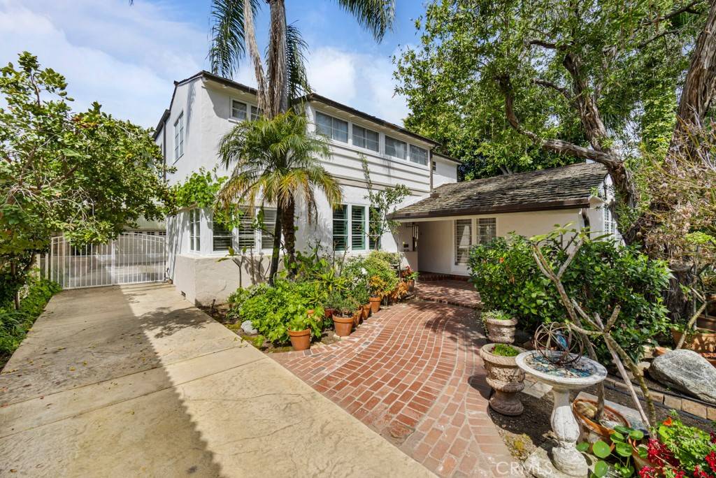 4031 Pine Avenue, Long Beach, CA 90807