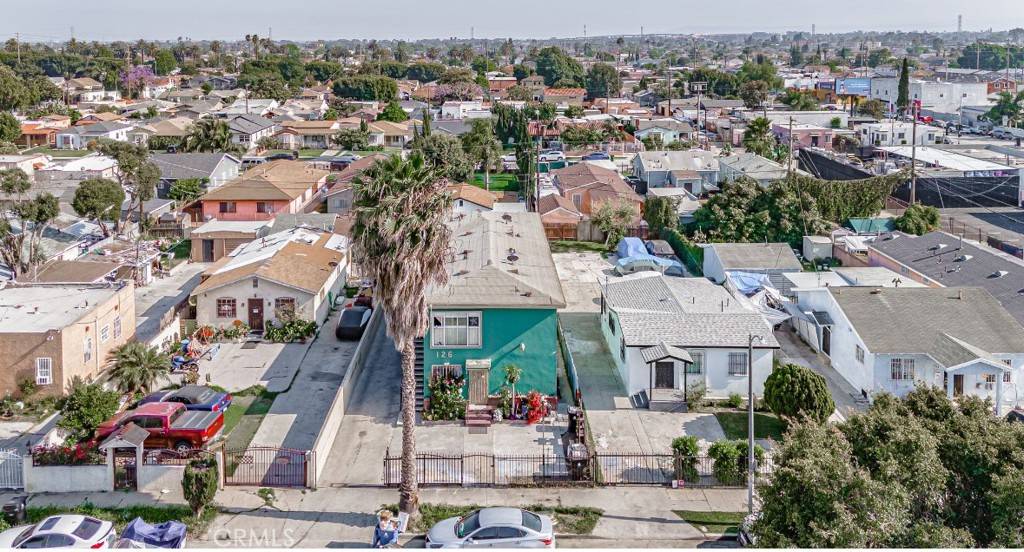 Los Angeles, CA 90003,126 E 89th ST