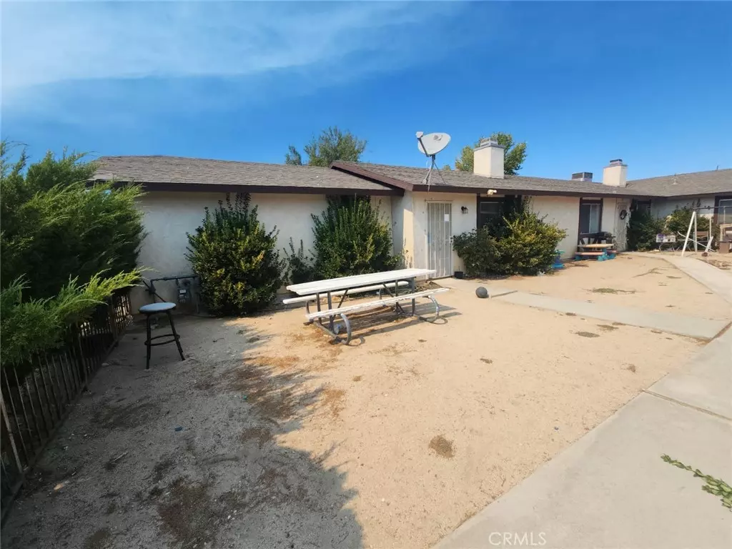 Apple Valley, CA 92308,21194 Laguna RD