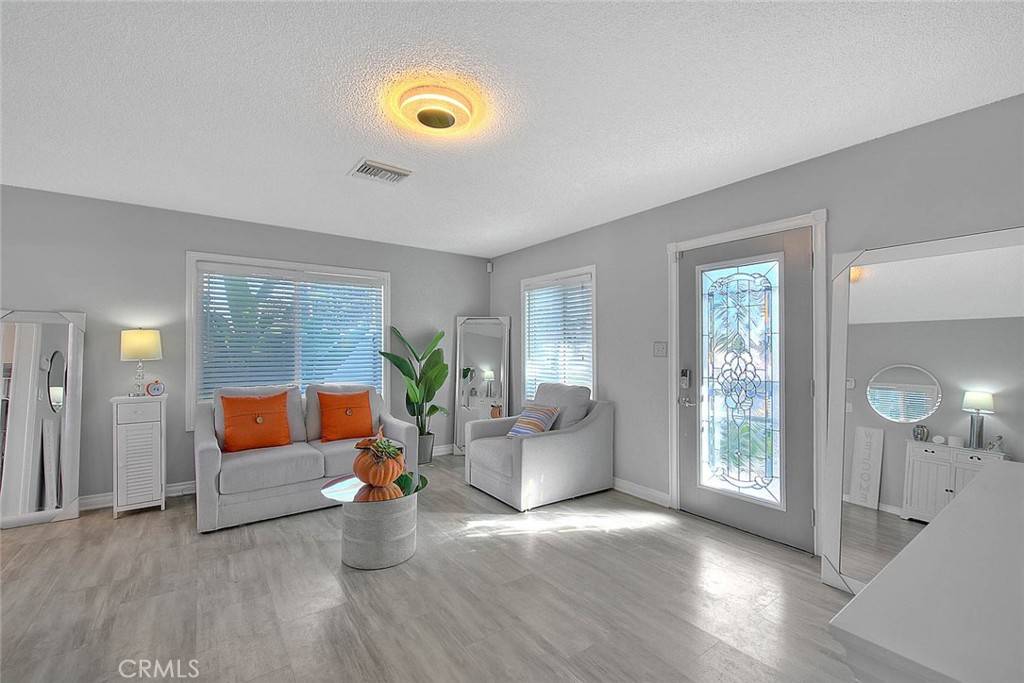 Lakewood, CA 90712,5049 Ashworth ST