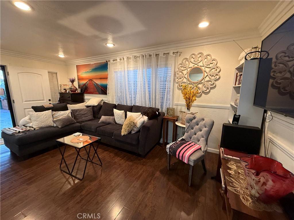 Los Angeles, CA 90002,10313 Gorman AVE