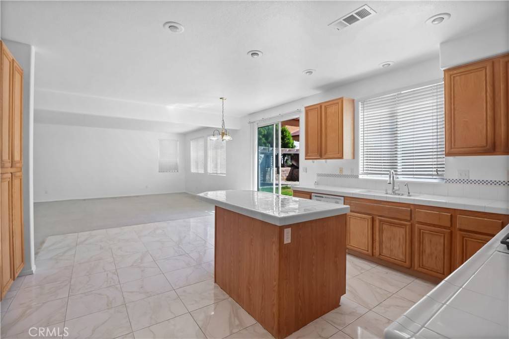 Corona, CA 92882,842 W Orange Heights LN