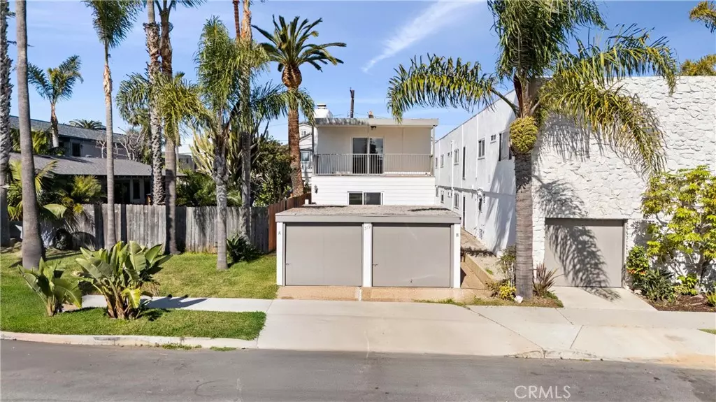 Huntington Beach, CA 92648,319 14th ST #B