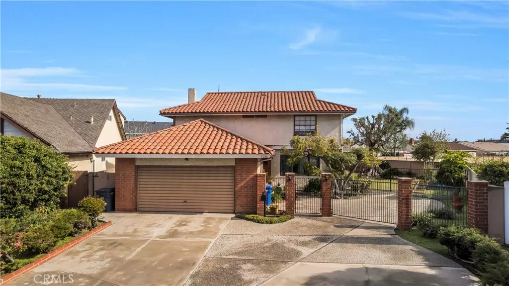 5231 Los Encantos CIR, La Palma, CA 90623